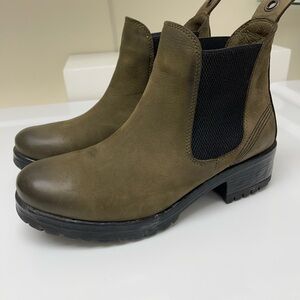 Bueno Florida Khaki Chelsea Boots